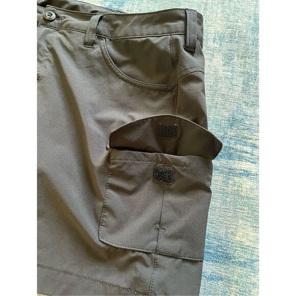 Eddie Bauer Black Adventurer Cargo Golf Skort Size 8 - Picture 3 of 7
